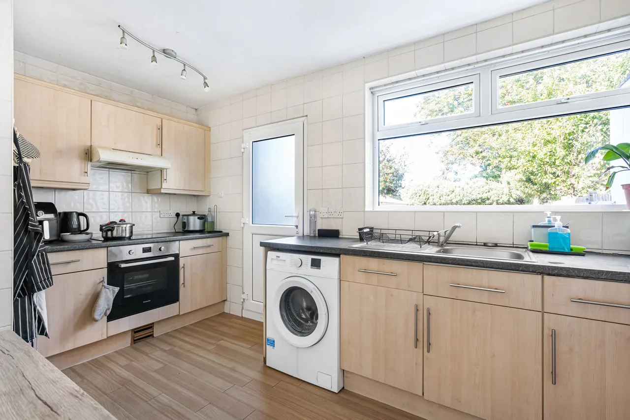 Southcote Avenue, Feltham, TW13, photo 3