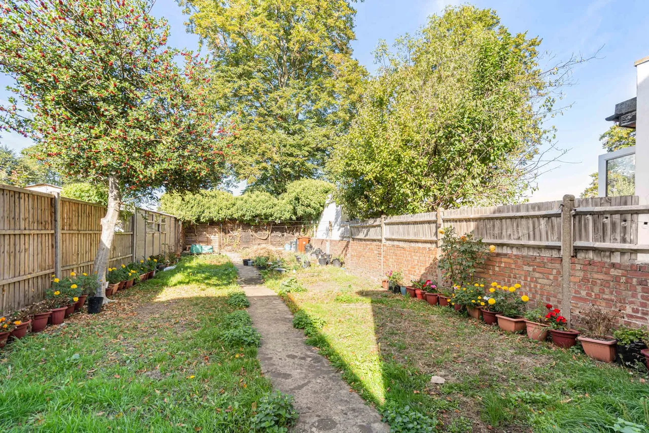 Southcote Avenue, Feltham, TW13, photo 5