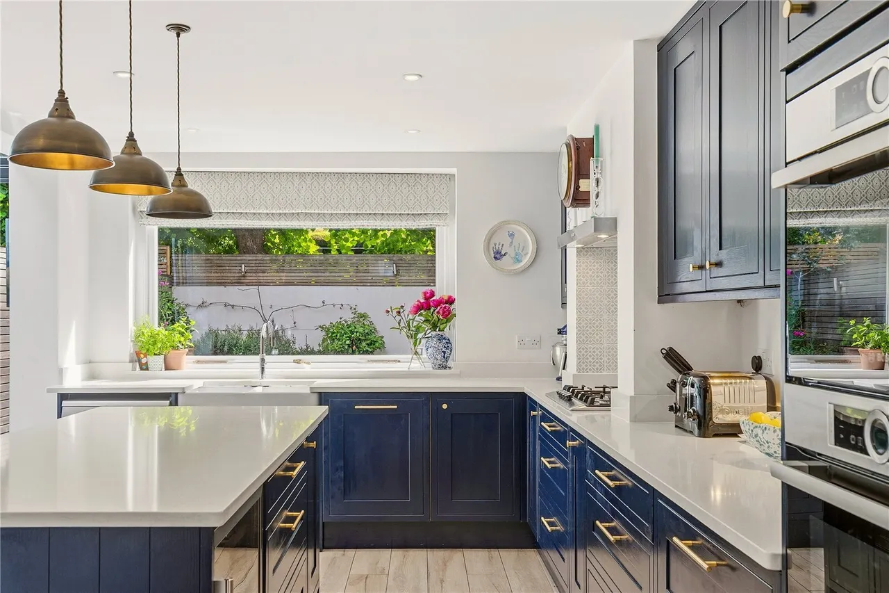 Herndon Road, London, SW18, photo 5