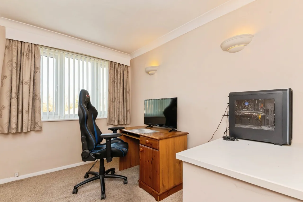Walton Road, Kirby-le-Soken, Frinton-on-Sea, Essex, CO13, photo 12