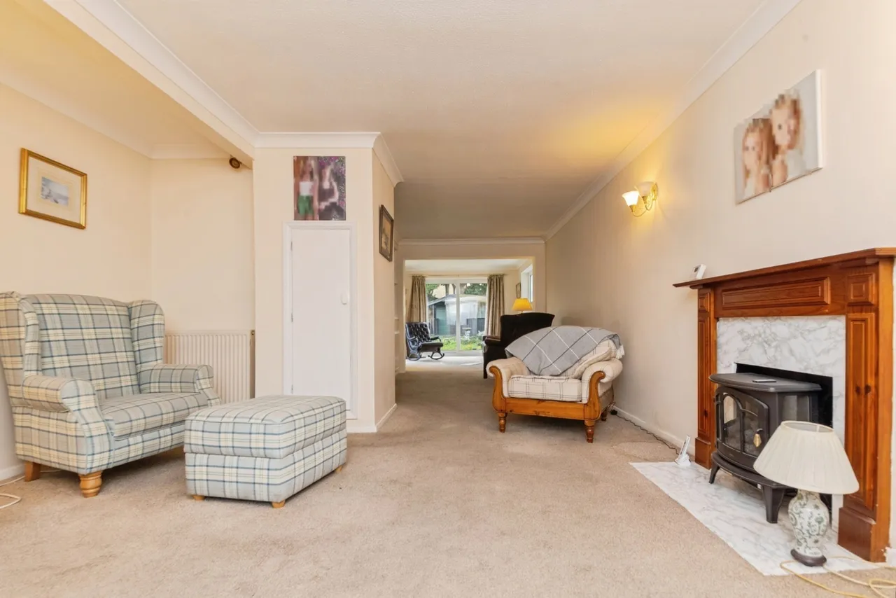 Walton Road, Kirby-le-Soken, Frinton-on-Sea, Essex, CO13, photo 2