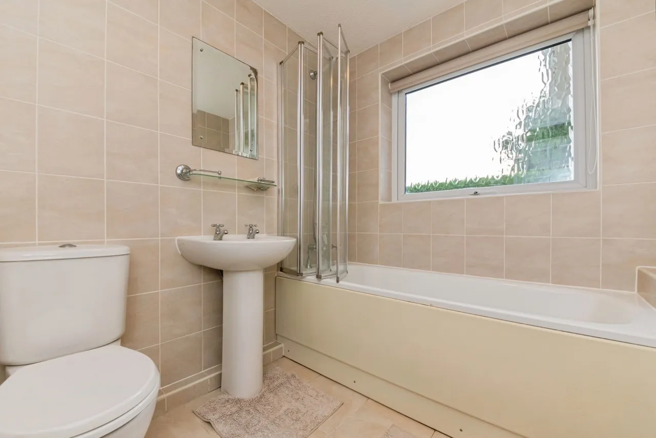 Walton Road, Kirby-le-Soken, Frinton-on-Sea, Essex, CO13, photo 10