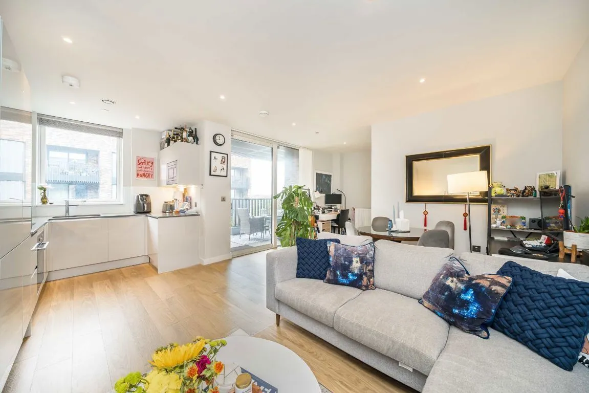 Plough Lane, SW17, photo 5