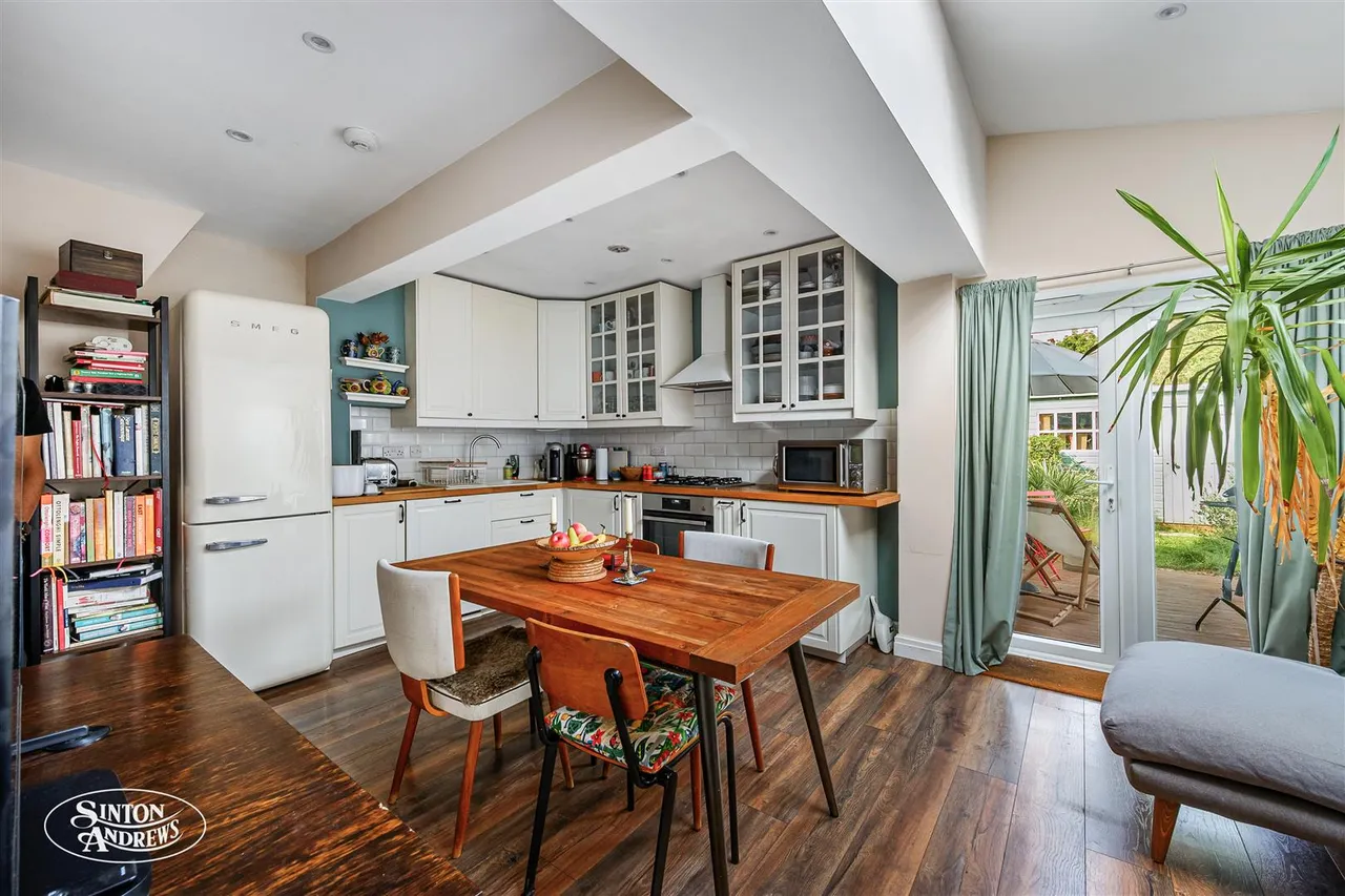 Coldershaw Road, London, photo 7
