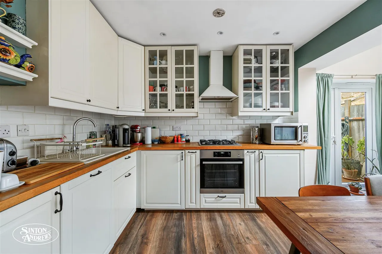 Coldershaw Road, London, photo 9