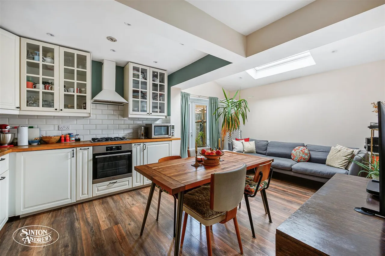 Coldershaw Road, London, photo 5