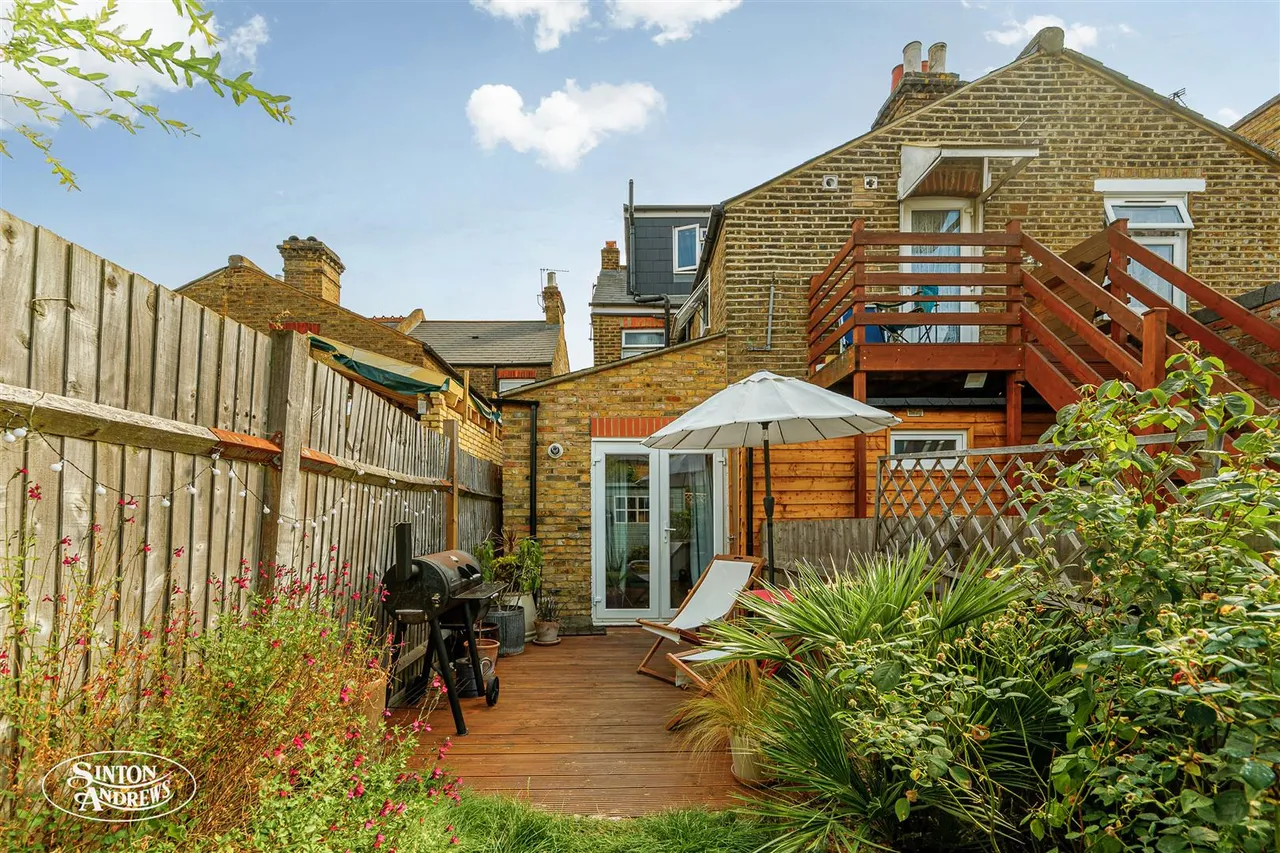 Coldershaw Road, London, photo 11