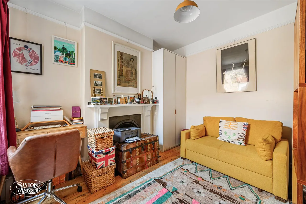Coldershaw Road, London, photo 4