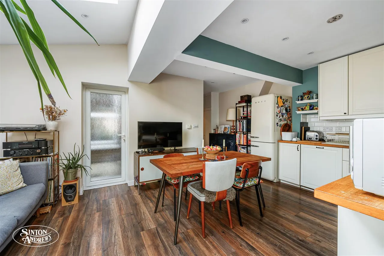 Coldershaw Road, London, photo 8
