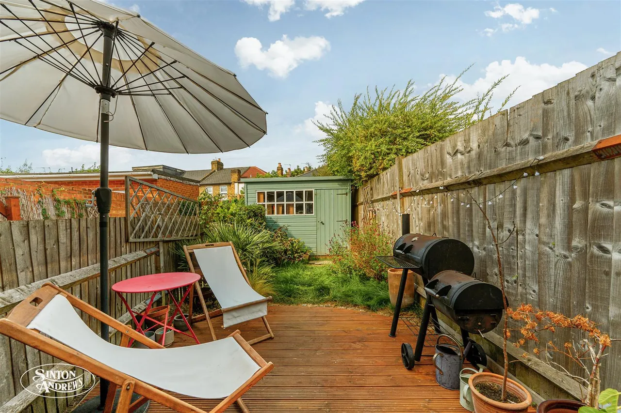 Coldershaw Road, London, photo 10