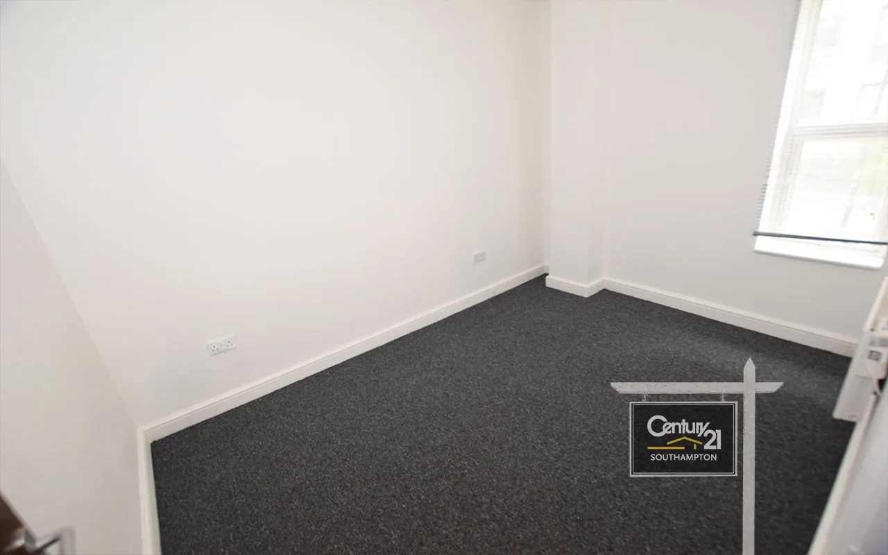 Commercial Road, Southampton, SO15, photo 4