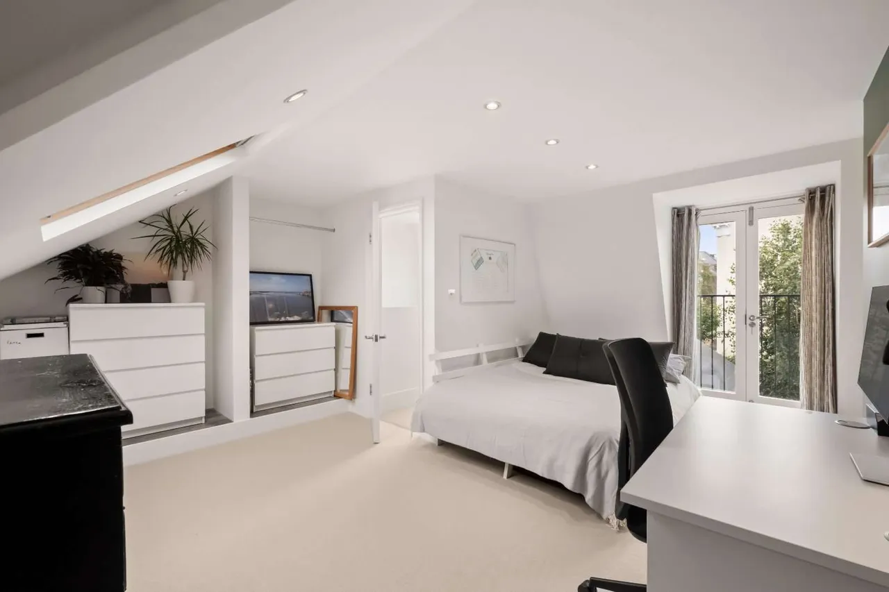 Dinsmore Road, London, SW12, photo 14