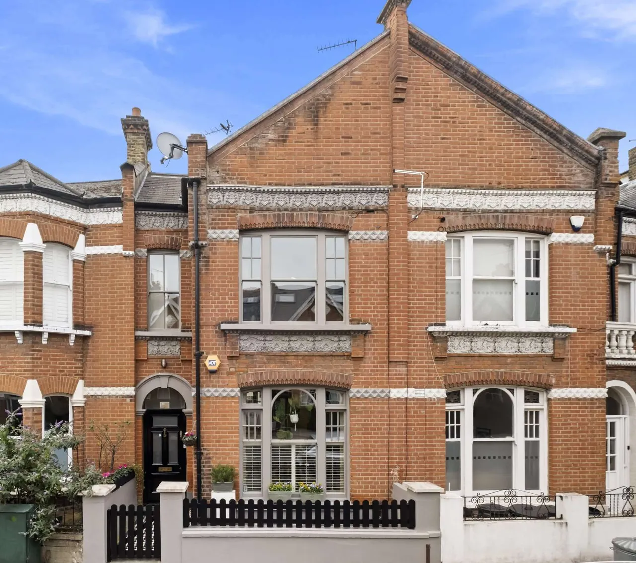 4 bed house for sale, Dinsmore Road, London, SW12