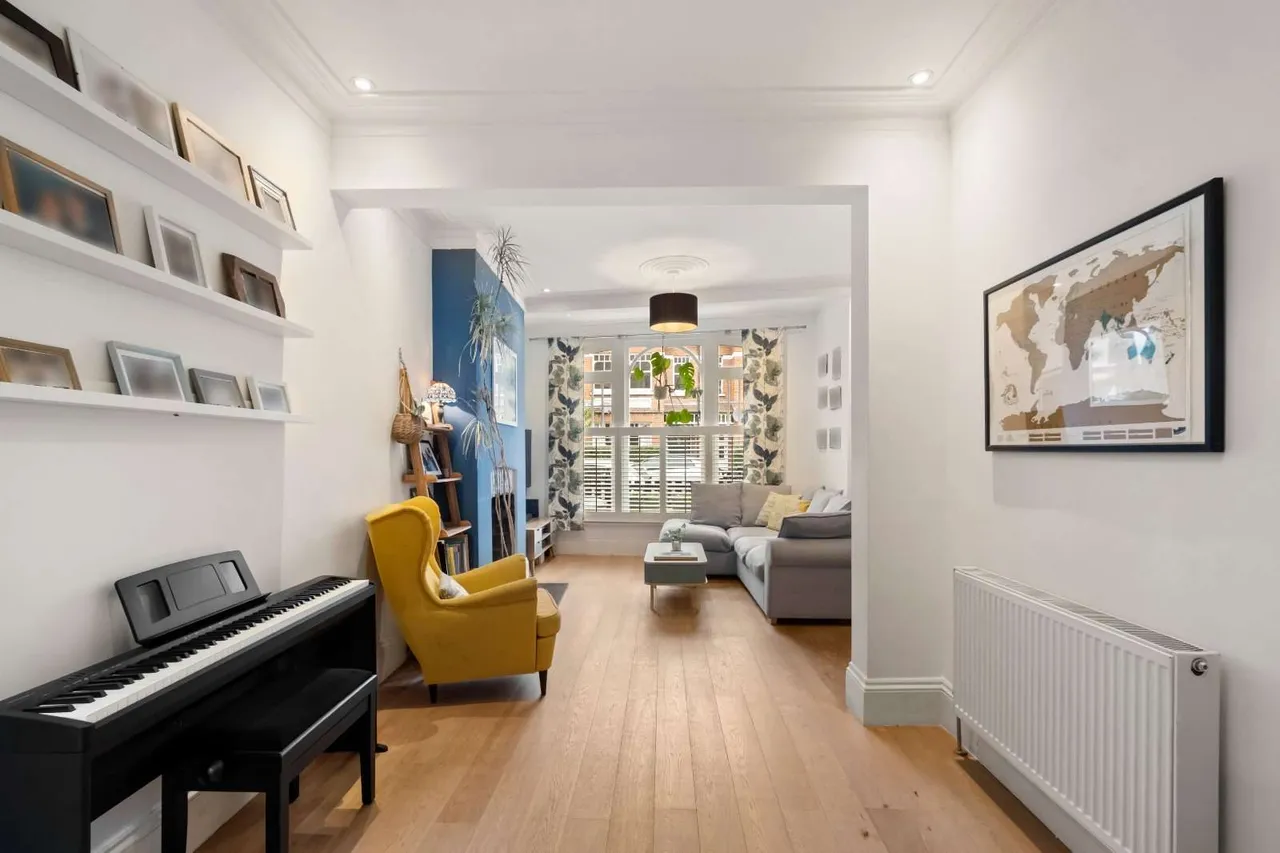 Dinsmore Road, London, SW12, photo 5