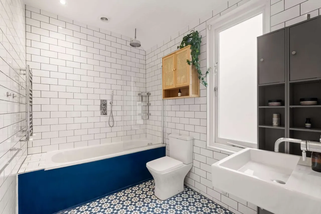 Dinsmore Road, London, SW12, photo 13