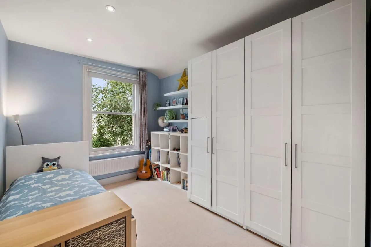 Dinsmore Road, London, SW12, photo 11