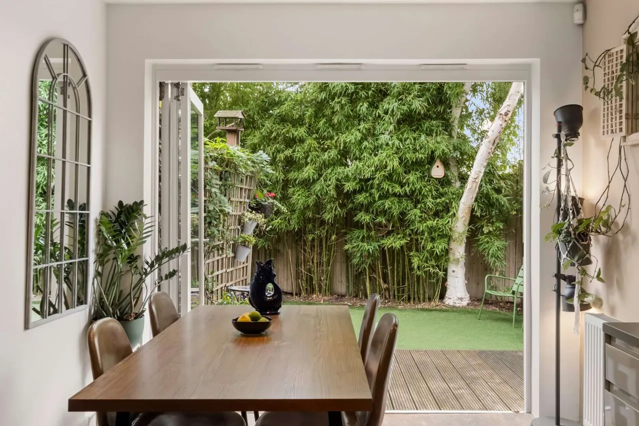 Dinsmore Road, London, SW12, photo 8