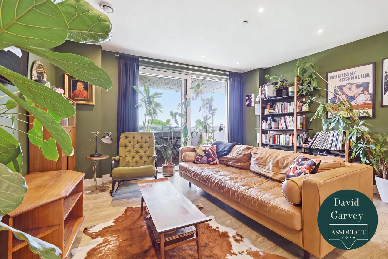 2 bed flat for sale, Beck Square, London, E10