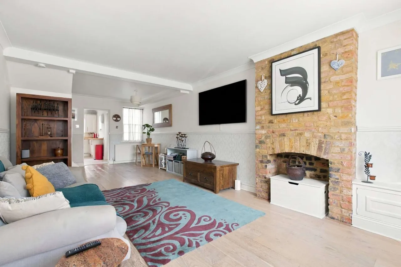 Luther Road, Teddington, TW11, photo 2