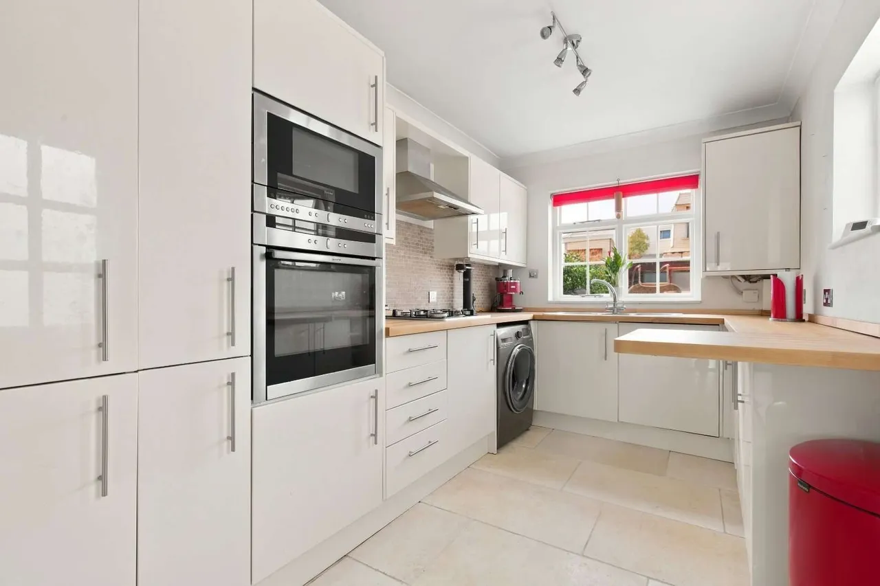 Luther Road, Teddington, TW11, photo 3