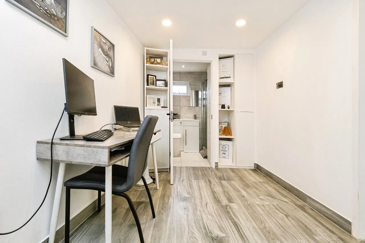 Brocket Way, Chigwell, IG7, photo 8