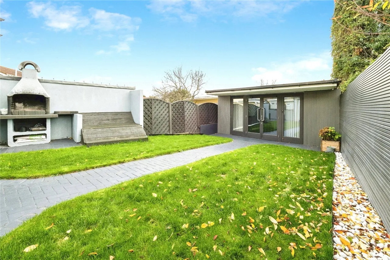 Brocket Way, Chigwell, IG7, photo 17