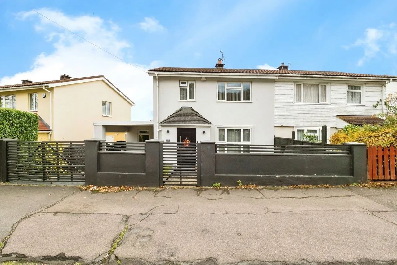 3 bed house for sale — Brocket Way, Chigwell, IG7