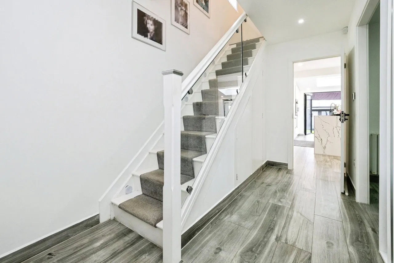 Brocket Way, Chigwell, IG7, photo 11