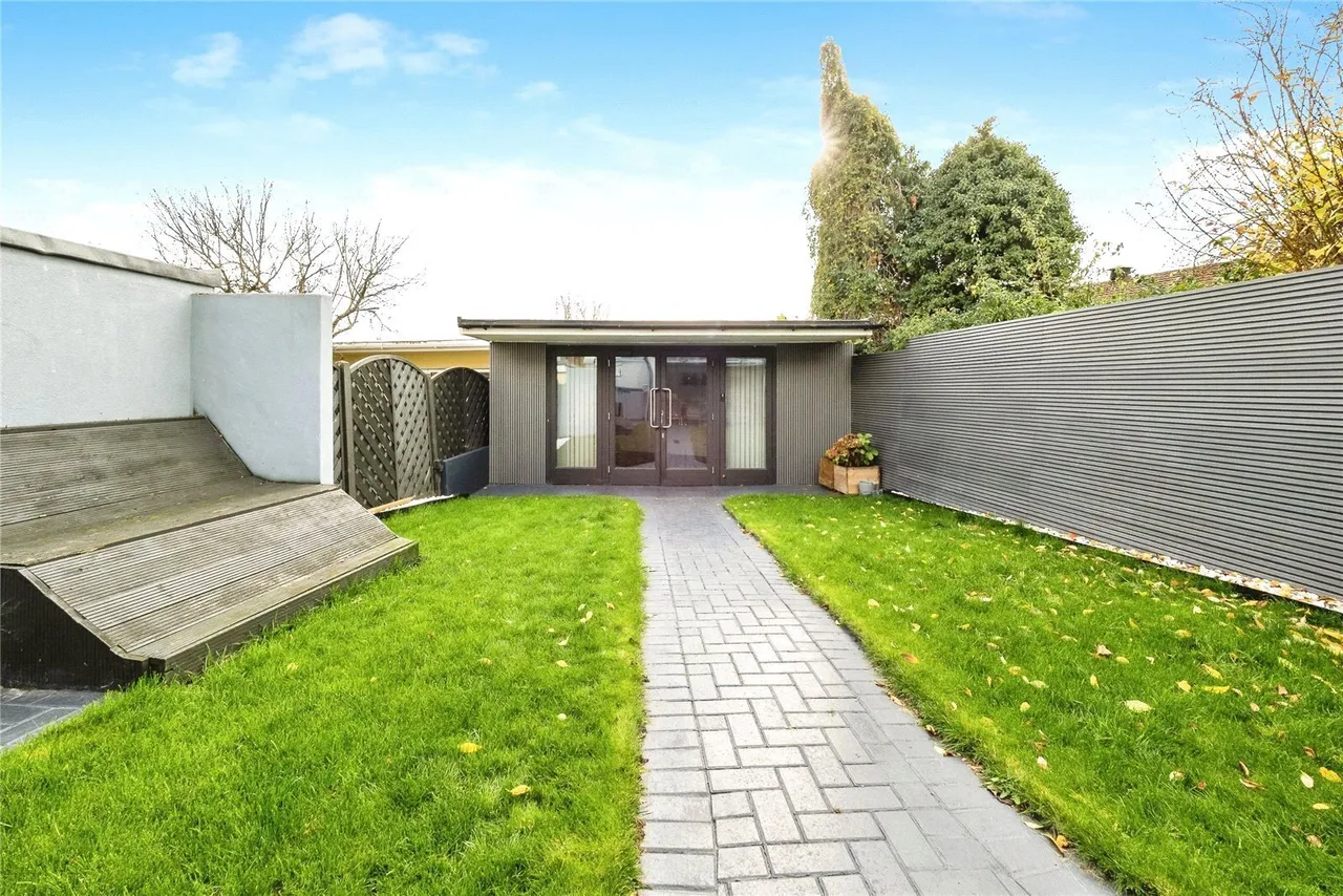 Brocket Way, Chigwell, IG7, photo 13