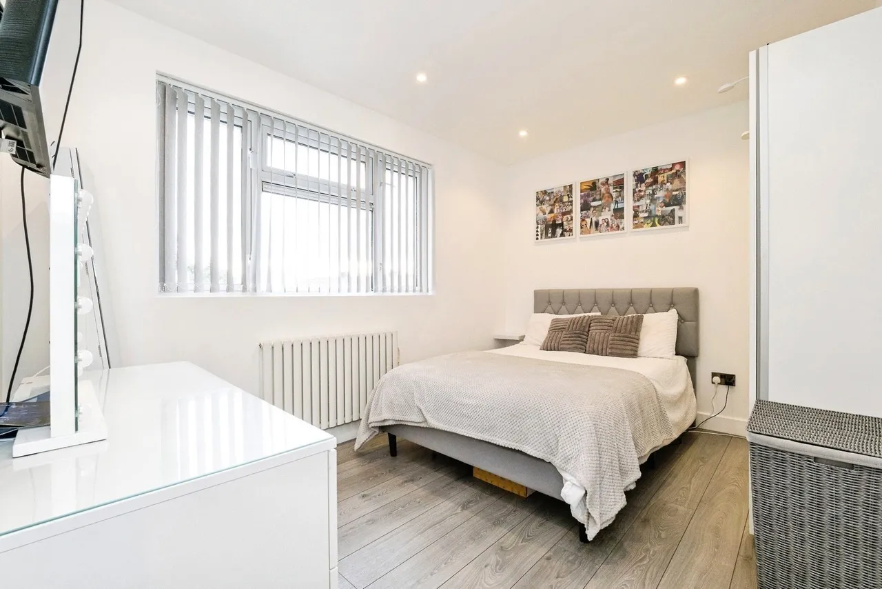 Brocket Way, Chigwell, IG7, photo 12
