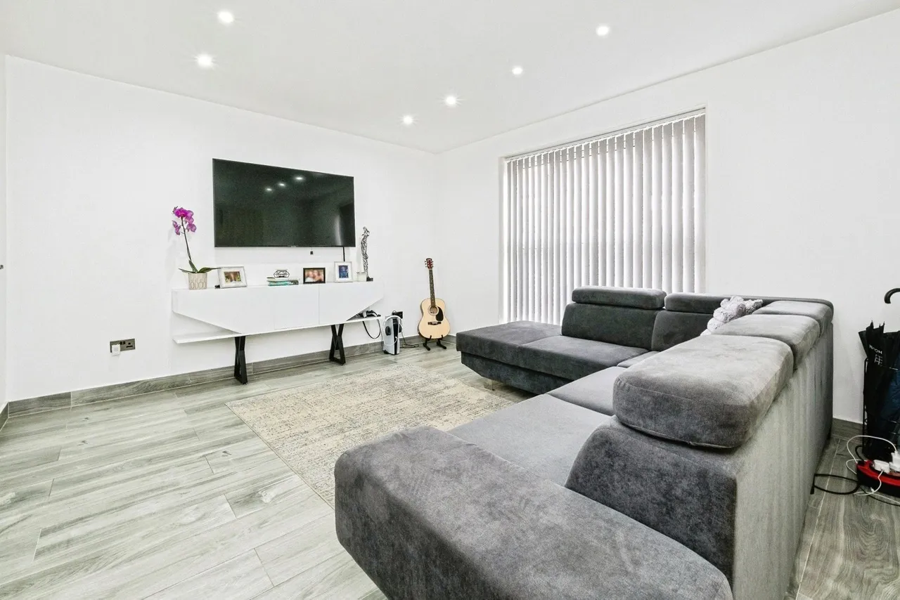 Brocket Way, Chigwell, IG7, photo 3