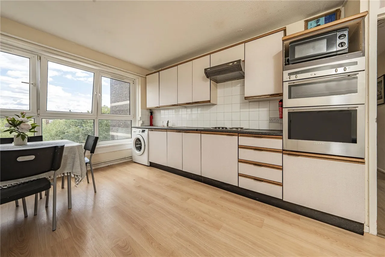 Arabella Drive, Putney, photo 2