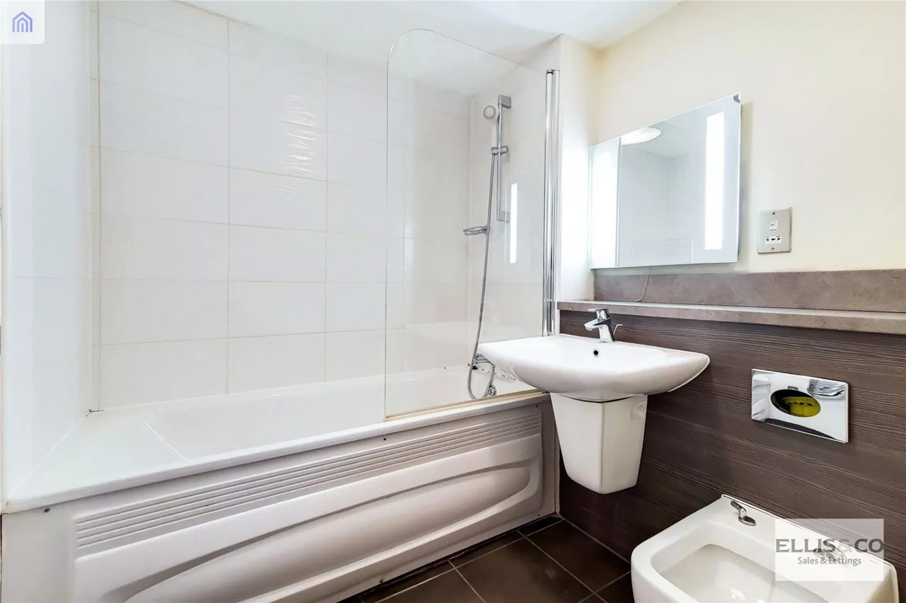 The Green, Southall, UB2, photo 15