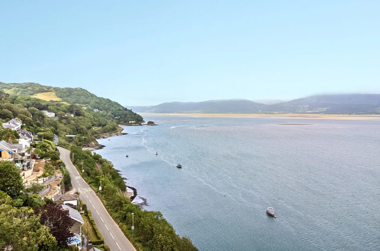 Penhelyg Road, Aberdovey, photo 31