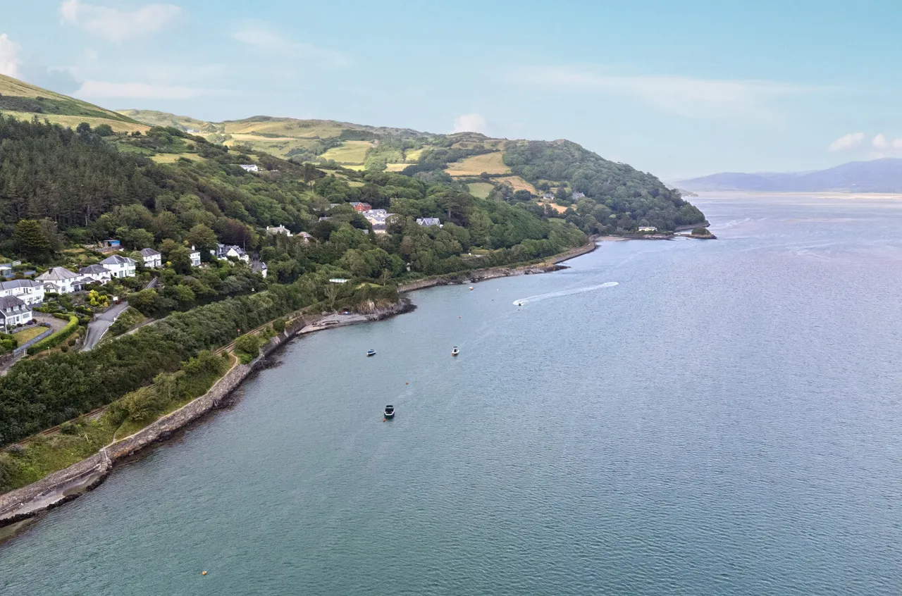 Penhelyg Road, Aberdovey, photo 33