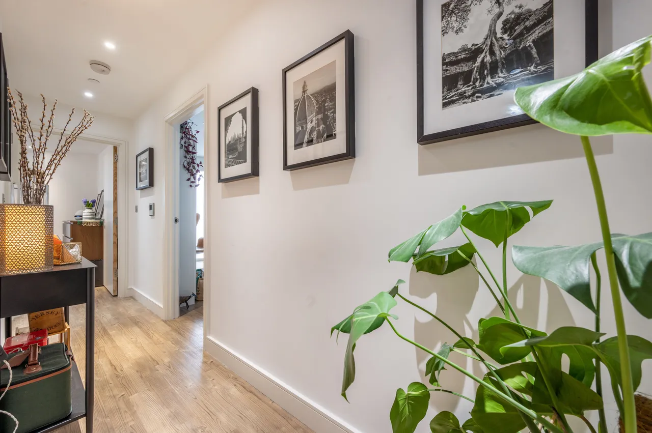 Flat 31, Brent House, Nine Elms Point, 50 Wandsworth Road, London, photo 12