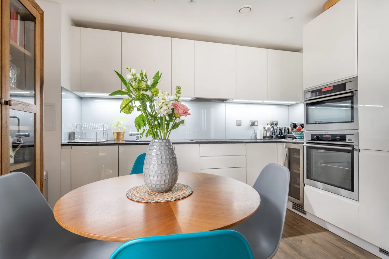 Flat 31, Brent House, Nine Elms Point, 50 Wandsworth Road, London, photo 3