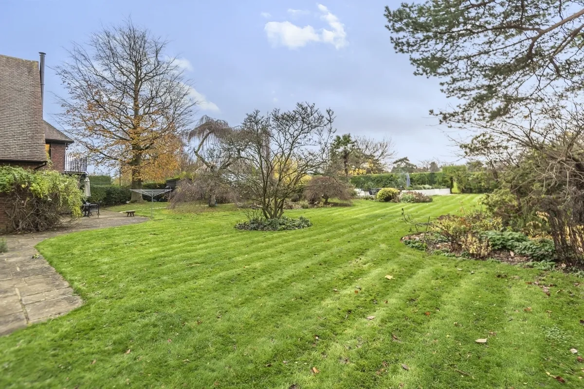 Croft Road Woldingham CR3, photo 3