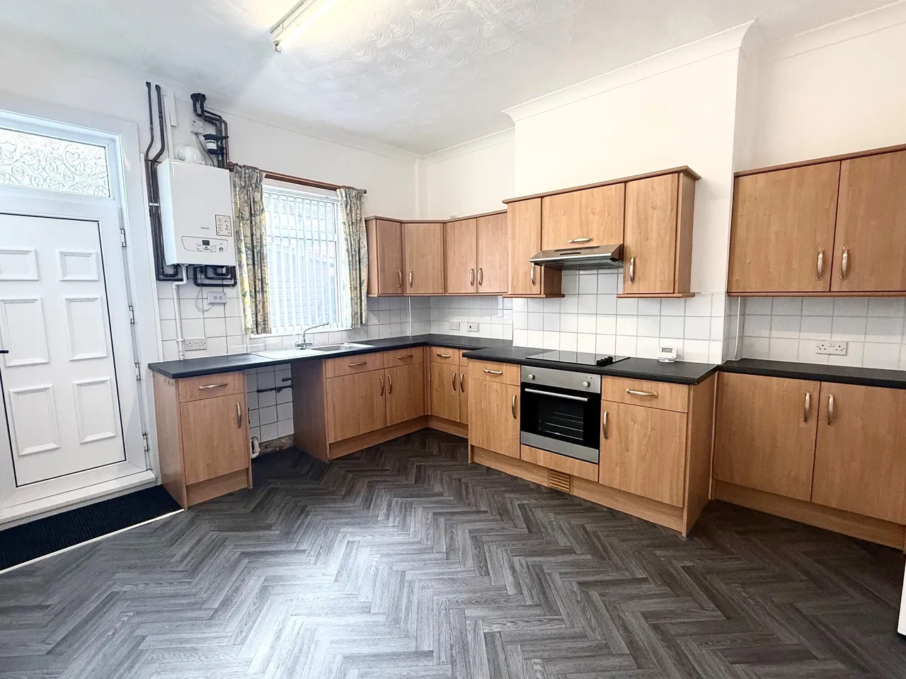 2 bed house to rent — Robbins Terrace, Featherstone