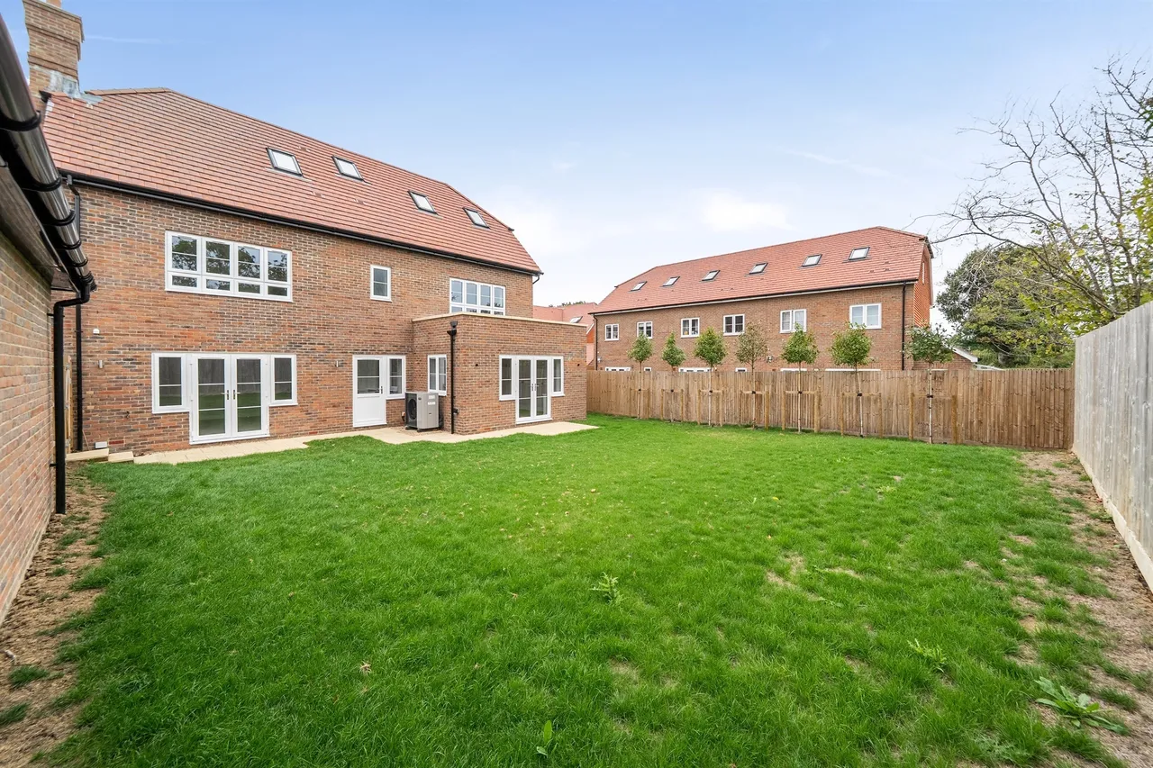 Folders Lane, Burgess Hill, RH15, photo 13