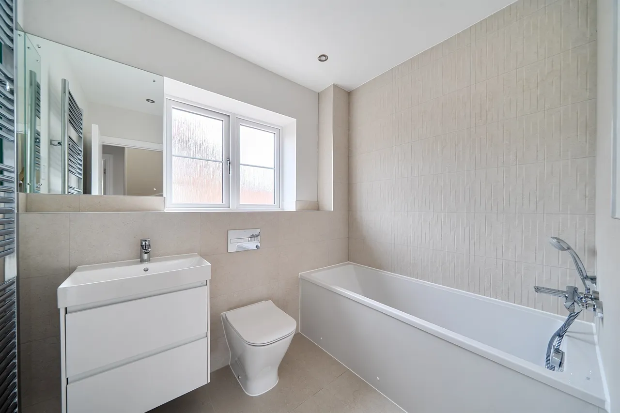 Folders Lane, Burgess Hill, RH15, photo 10