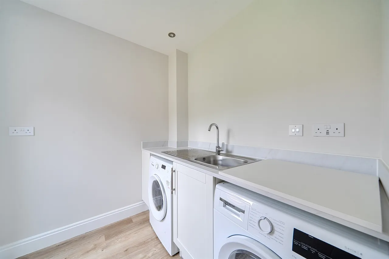 Folders Lane, Burgess Hill, RH15, photo 8
