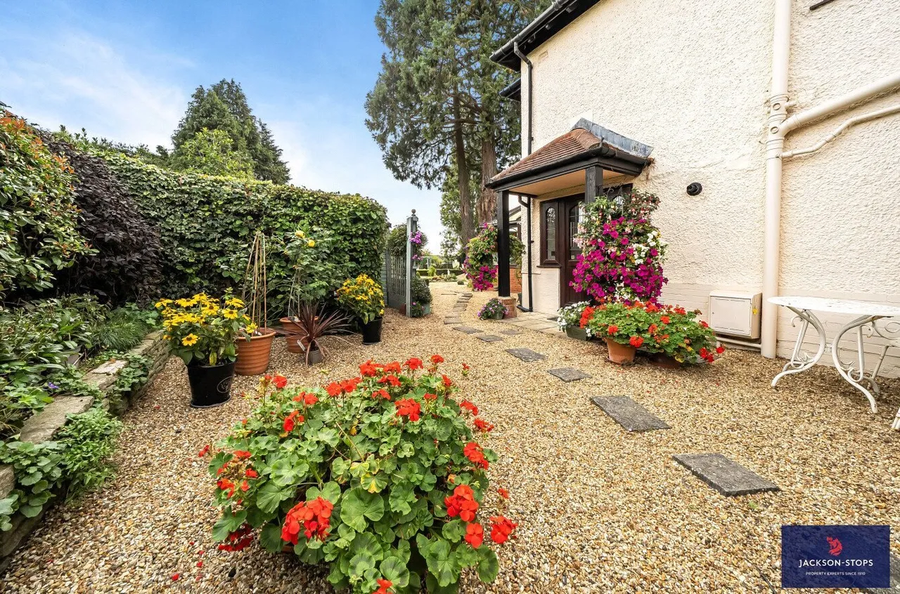 Watling Street, Little Brickhill, MK17, photo 25