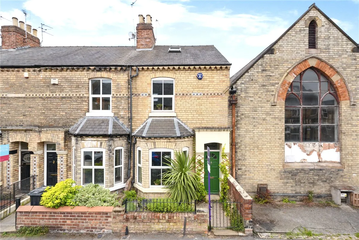 2 bed house to rent, Neville Terrace, York, YO31