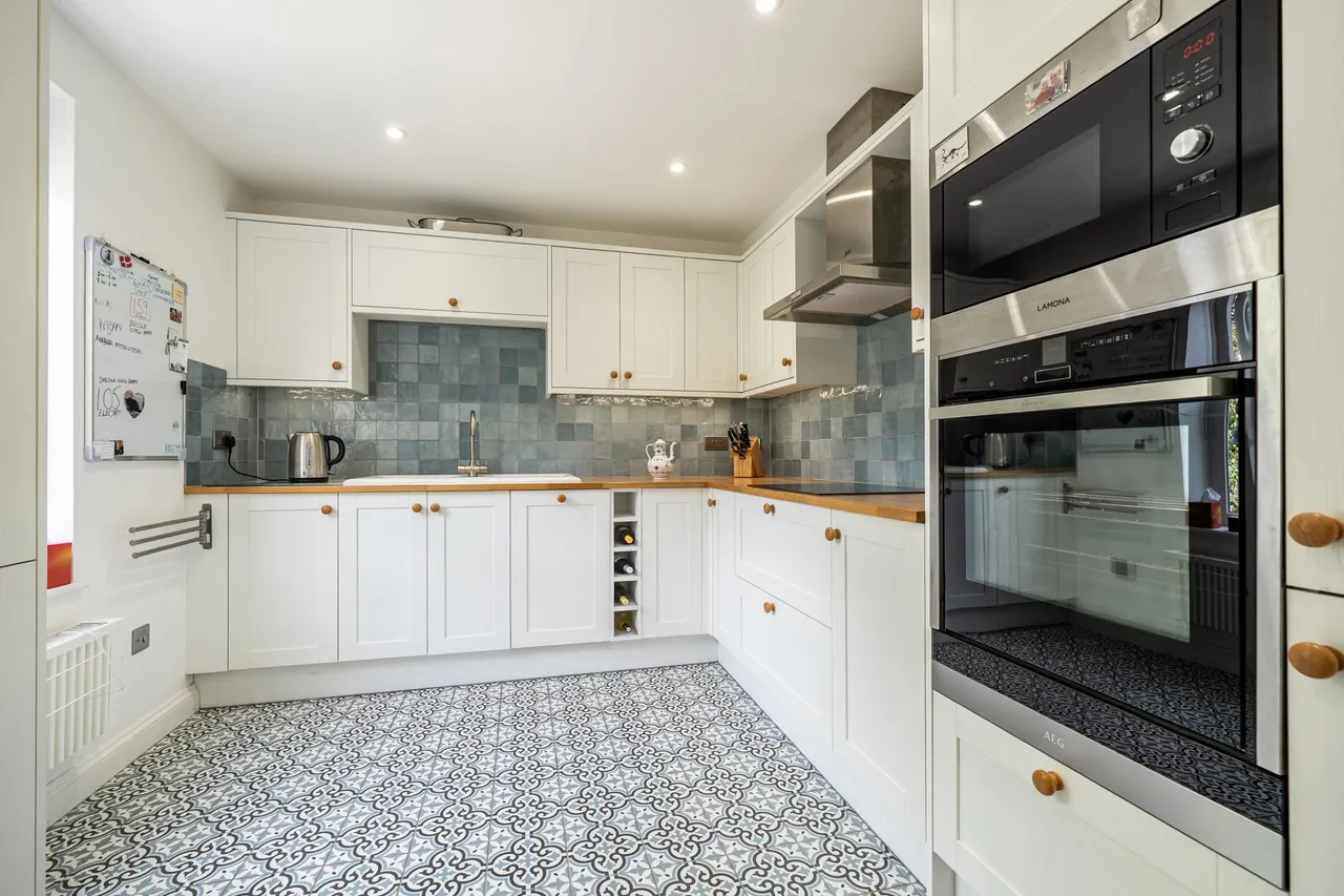 Seymour Place, Odiham, Hook, RG29 1AY, photo 5