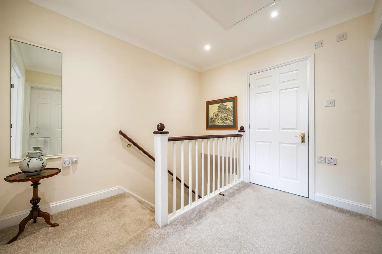 Seymour Place, Odiham, Hook, RG29 1AY, photo 12