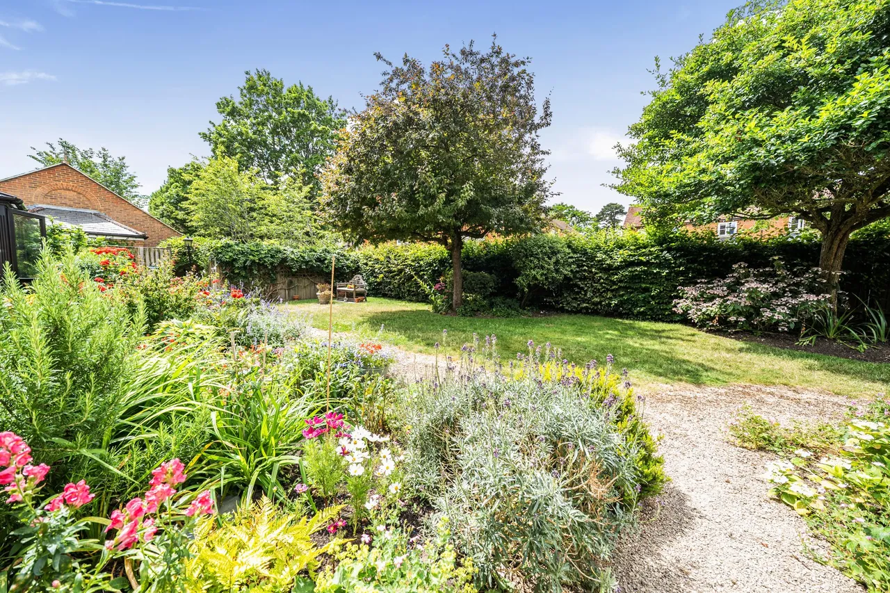 Seymour Place, Odiham, Hook, RG29 1AY, photo 17