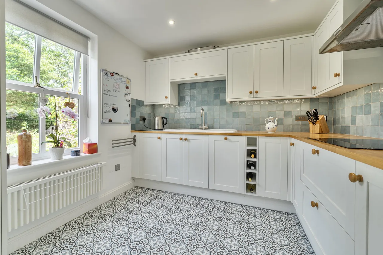 Seymour Place, Odiham, Hook, RG29 1AY, photo 2