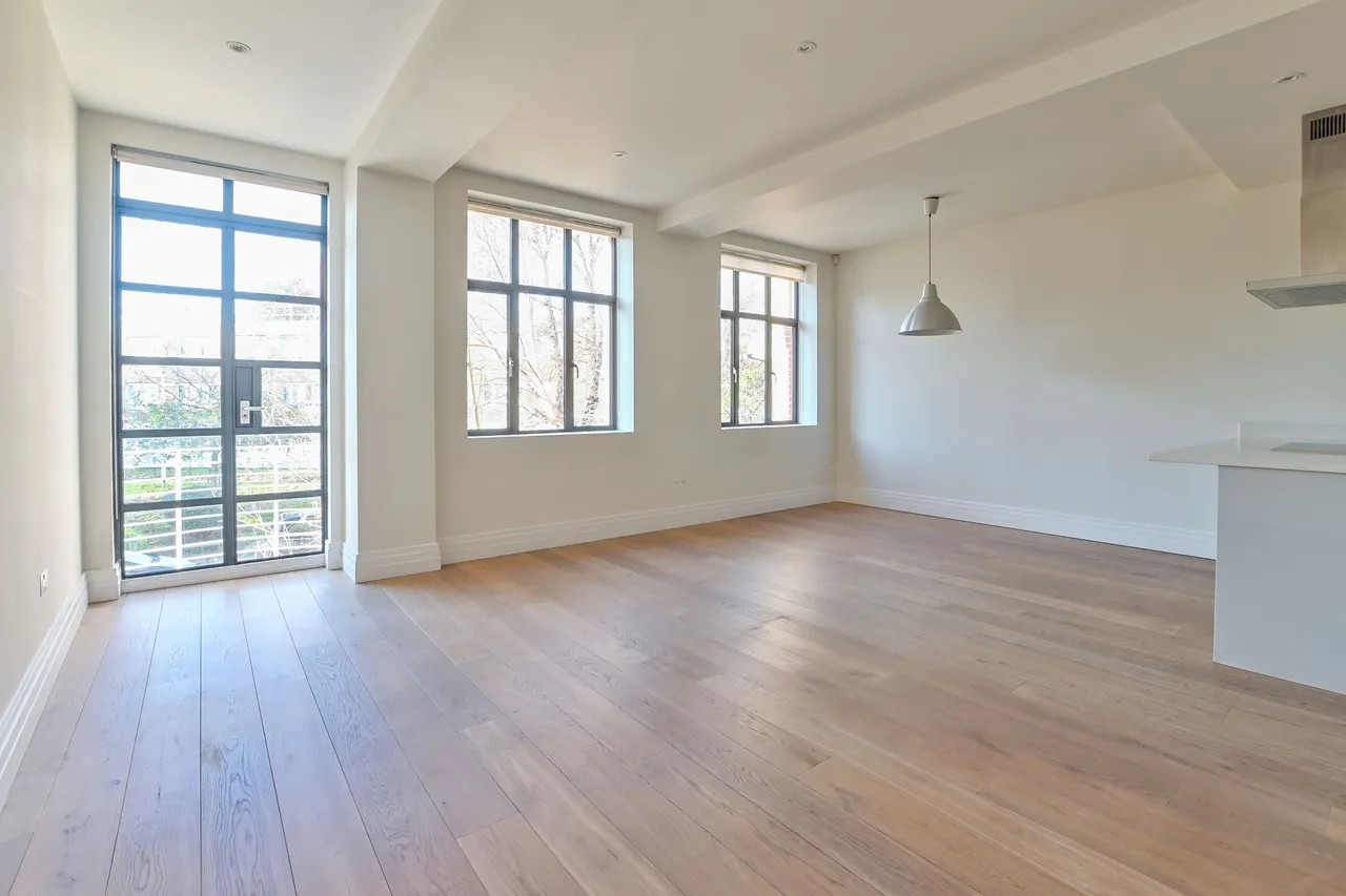 2 bed flat for sale — Flat K, 116 Grafton Road, London
