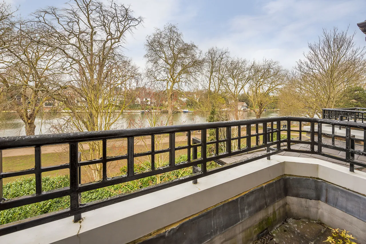 Samuel Gray Gardens, Kingston Upon Th..., photo 8